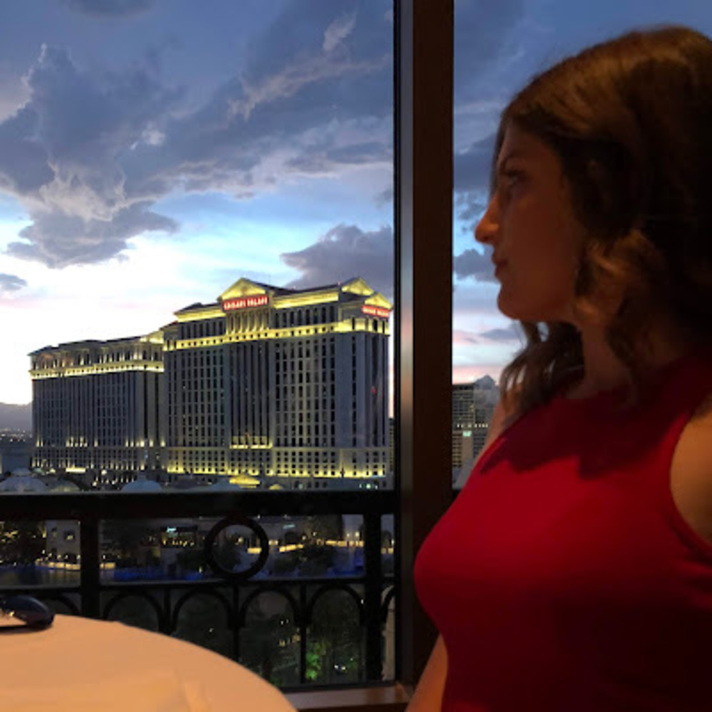 Meet your Posher, Mira